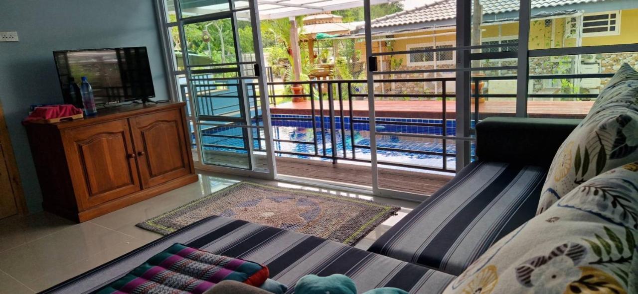Mana Pool House Bed and Breakfast Chiang Rai Exteriör bild