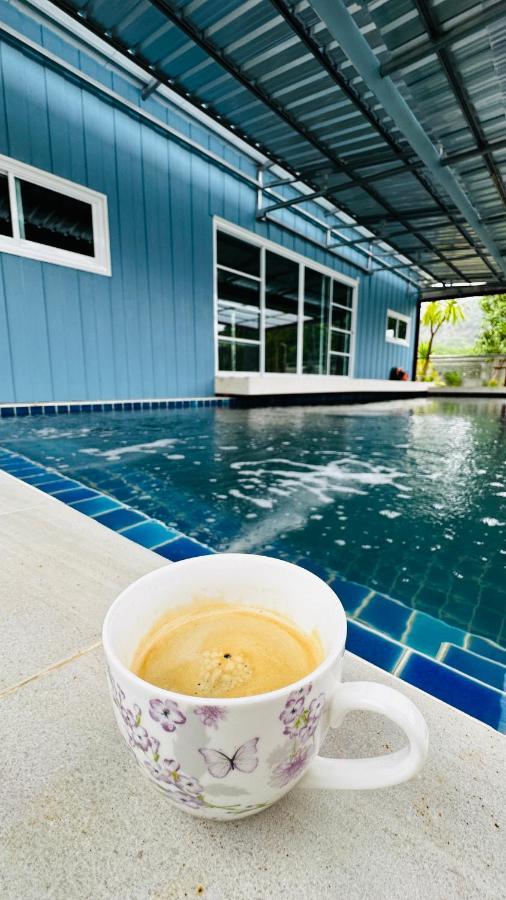 Mana Pool House Bed and Breakfast Chiang Rai Exteriör bild